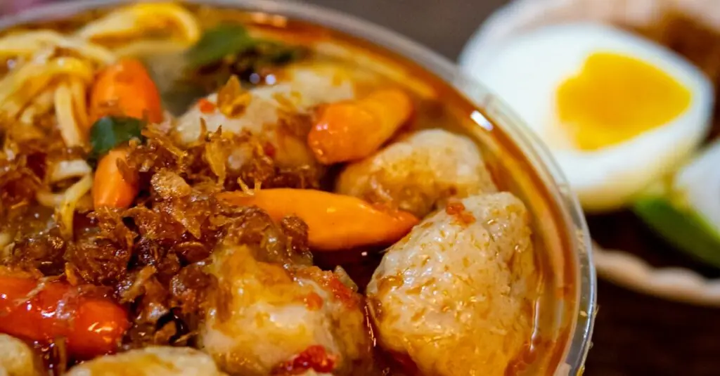 Spice Up Your Dinner Routine with Spicy Pineapple-Stuffed Bell Pe