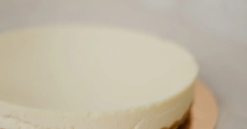 Irresistible Recipe: Cherry Cheesecake Cupcakes to Satisfy