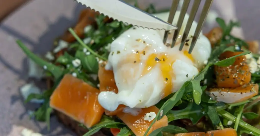 Sweet & Savory Smoked Salmon Toast: A Flavorful Breakfast Twist!