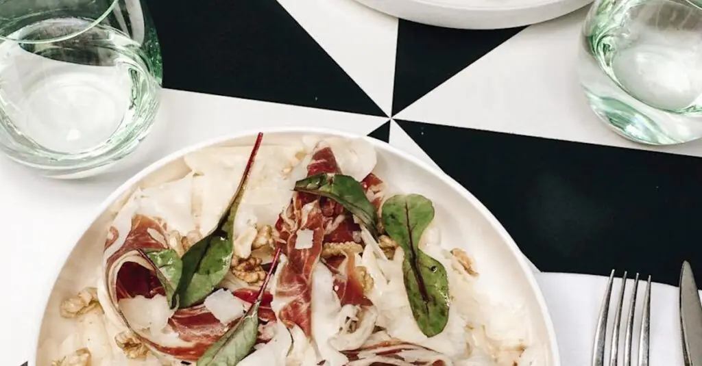 Artistic Fusion: Fennel and Pomegranate Salad Recipe