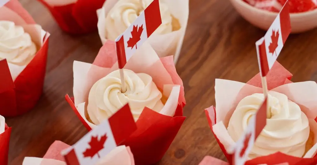 Spicy Maple Bacon Cupcakes Delight