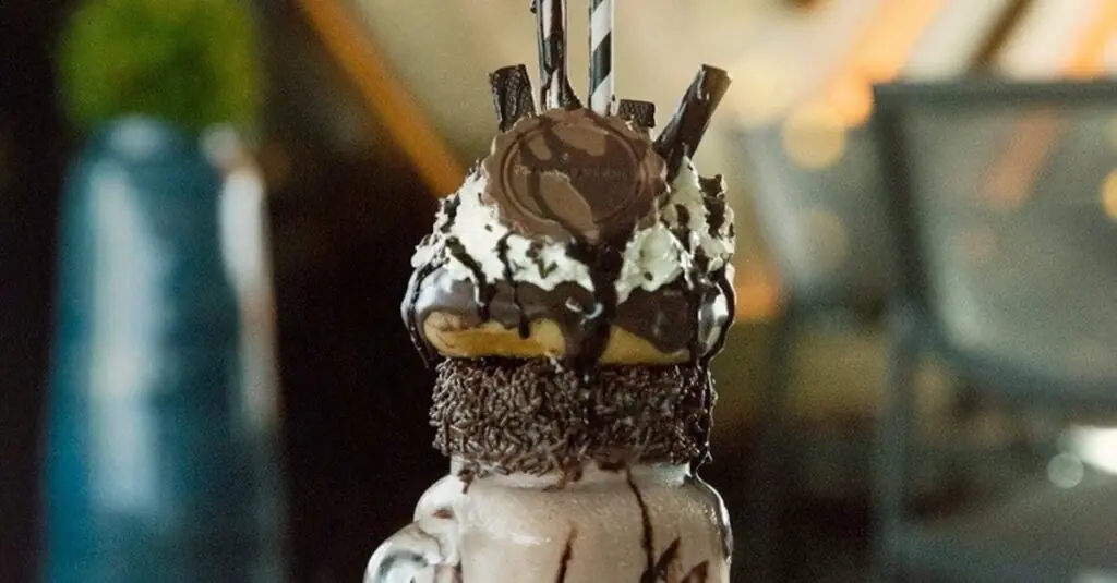 Decadent Delight: Luxurious Chocolate Avocado Mousse