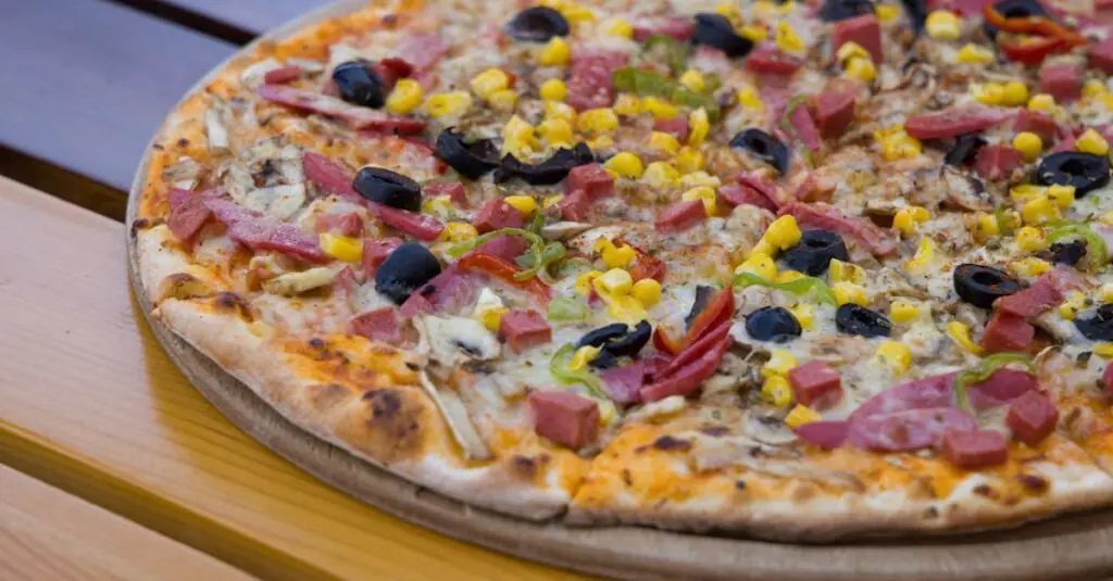 Sweet and Spicy: Spicy Apple Bacon Pizza Recipe