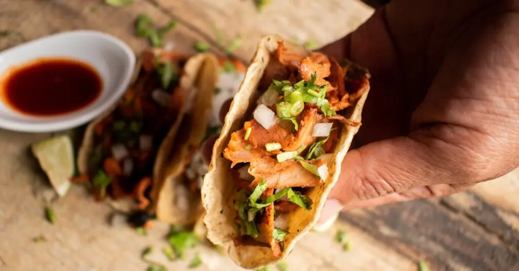 Mouthwatering Spicy Mango Pulled Pork Tacos: A Burst of