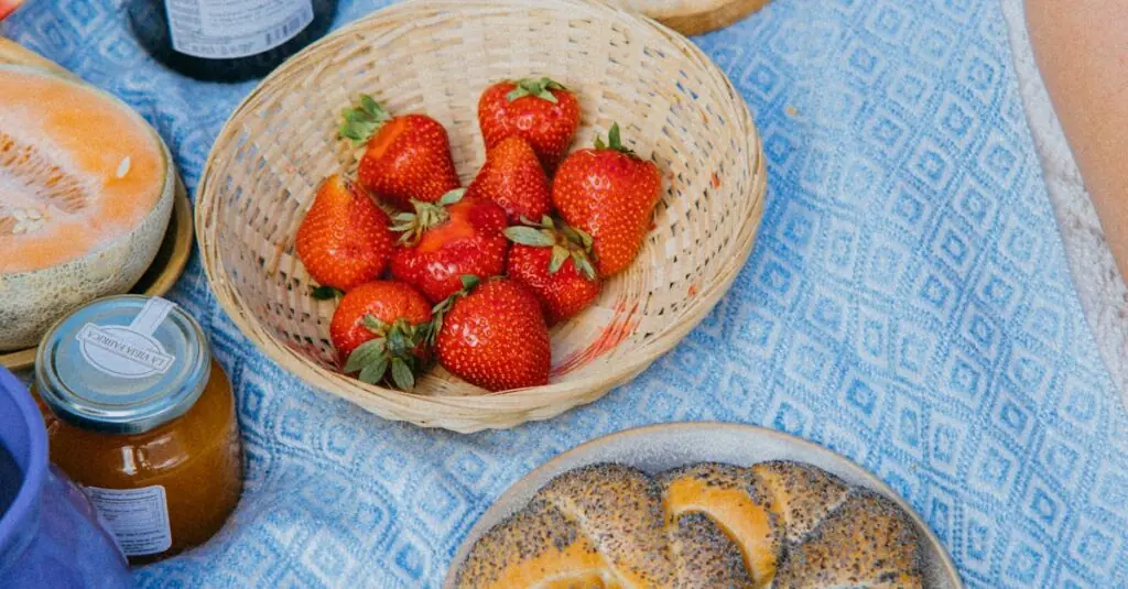 Mouthwatering Lamb Chops with Kiwano Melon and Blue Cheese