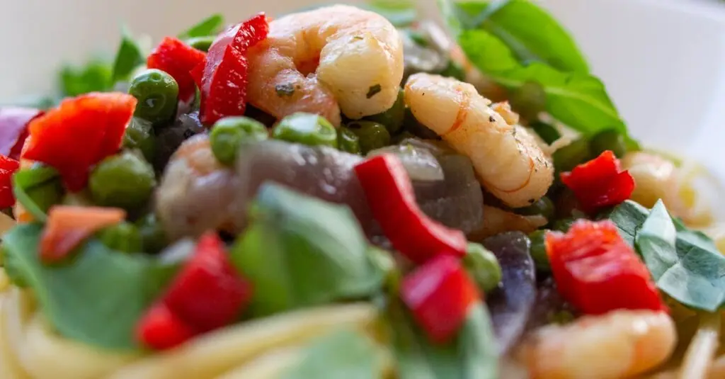 Savor Summer with Mango Basil Shrimp Pasta