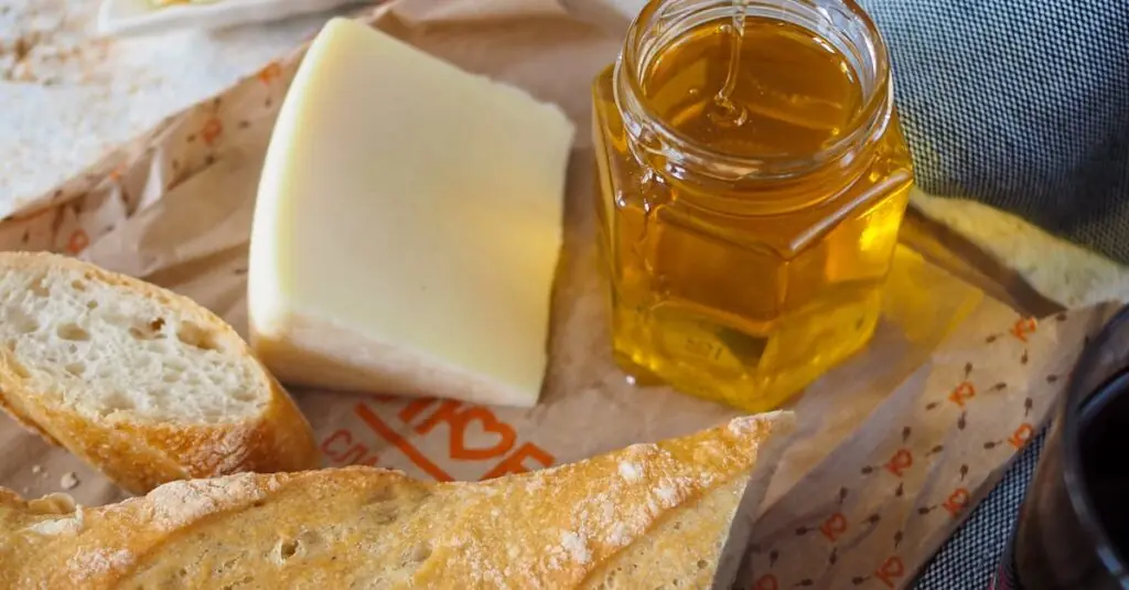 Savory Sweet Surprise: The Ultimate Fig and Prosciutto Crostini