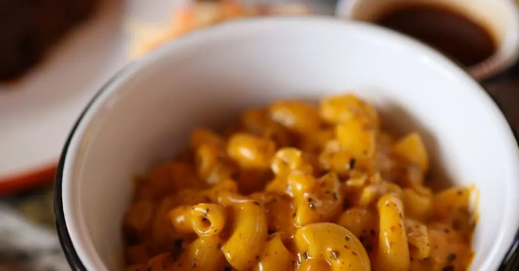 Creamy Coconut Curry Mac and Cheese: A Twist on a Classic