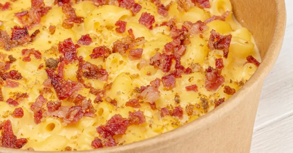 Ultimate Comfort Food: Cheesy Bacon-Wrapped Meatloaf with Mac and