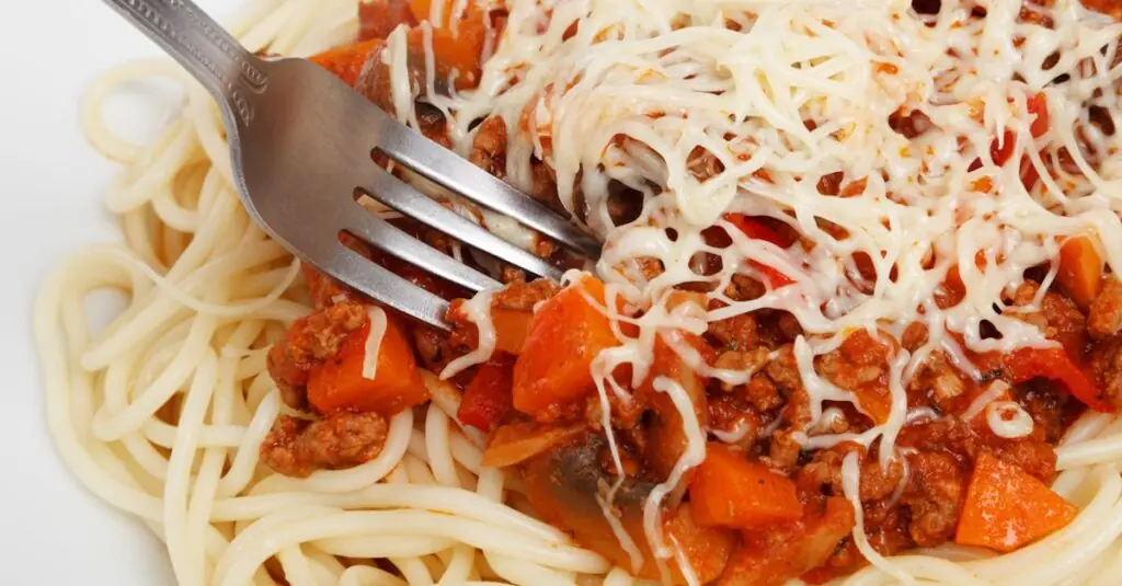 Mexican-Italian Fusion: Spicy Chipotle Bolognese T