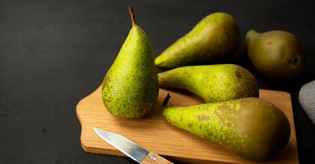 Savor the Season with Pear and Blue Cheese Crostini – A Delicious Fall