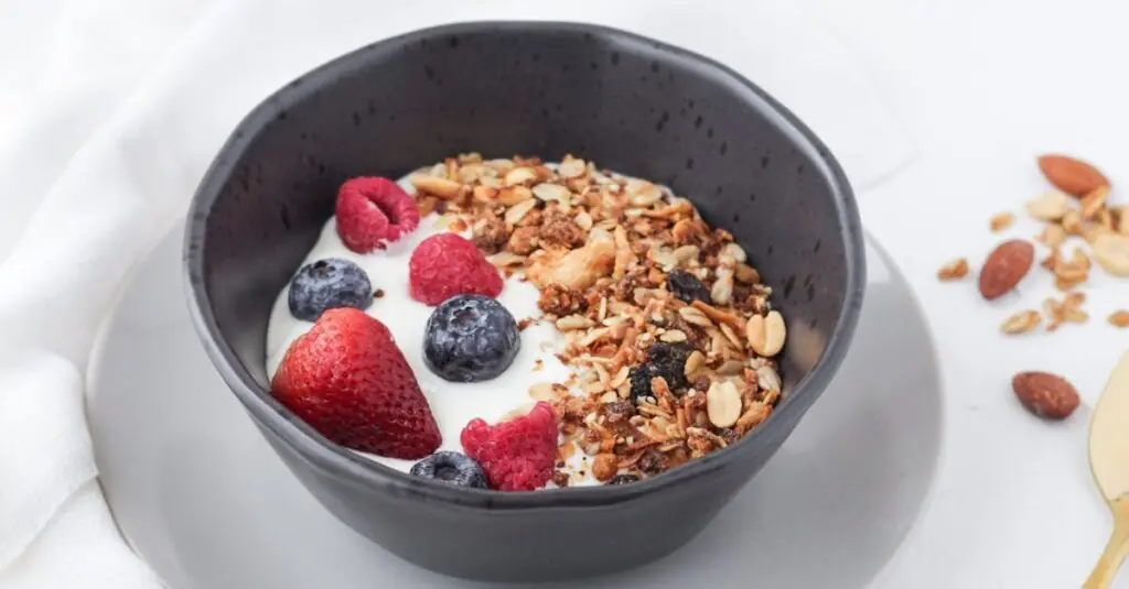 Golden Turmeric Oatmeal: A Bright and Nutritious Breakfast Creation