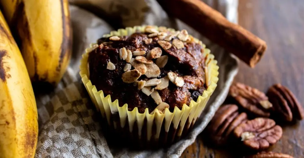 Indulge in Delicious Spiced Banana Muffins!