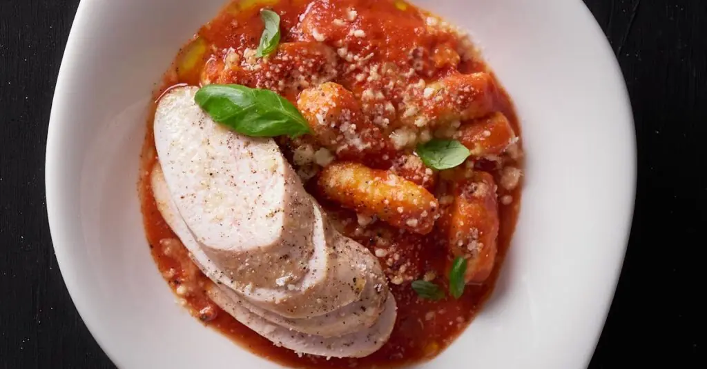 Sweet meets Savory: The Crunchy Strawberry Basil Omelette Recipe